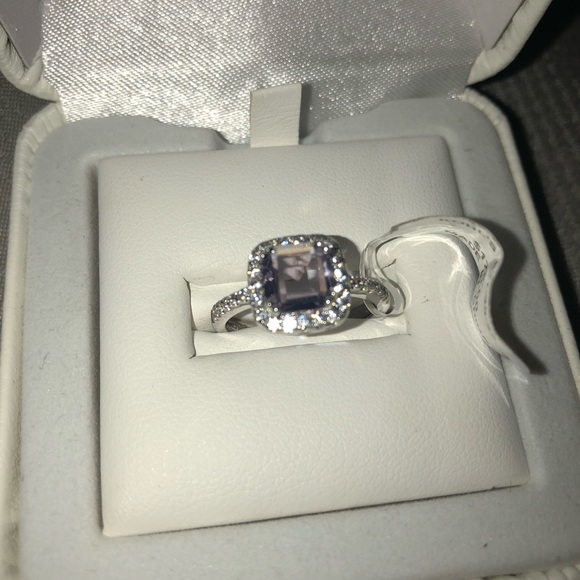 Amethyst & Cubic Zirconia Ring - Picture 3 of 3